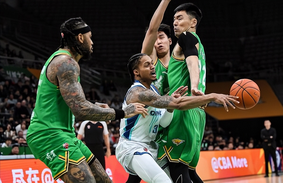 世界杯门票-24分3篮板7助攻1抢断！继伟回归首秀满堂彩，二哥三分锁定胜局